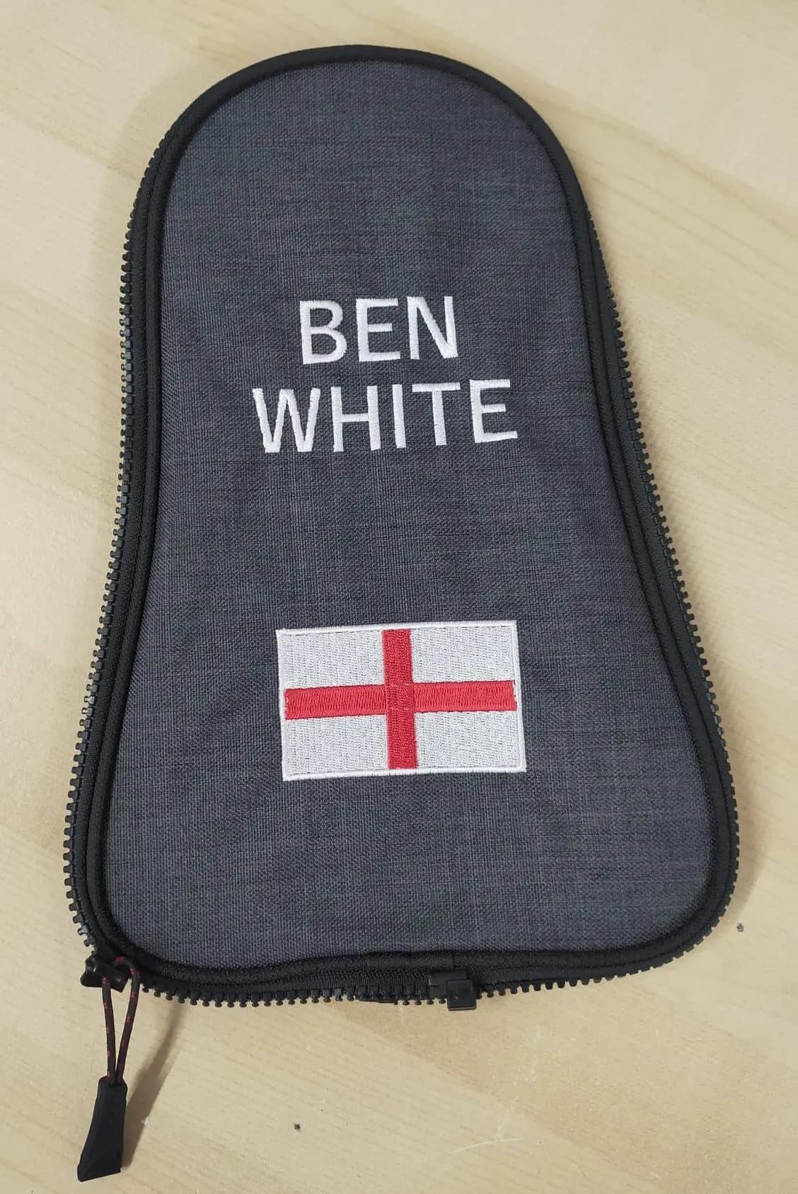 Golf bag pocket embroidered for the England Golf team